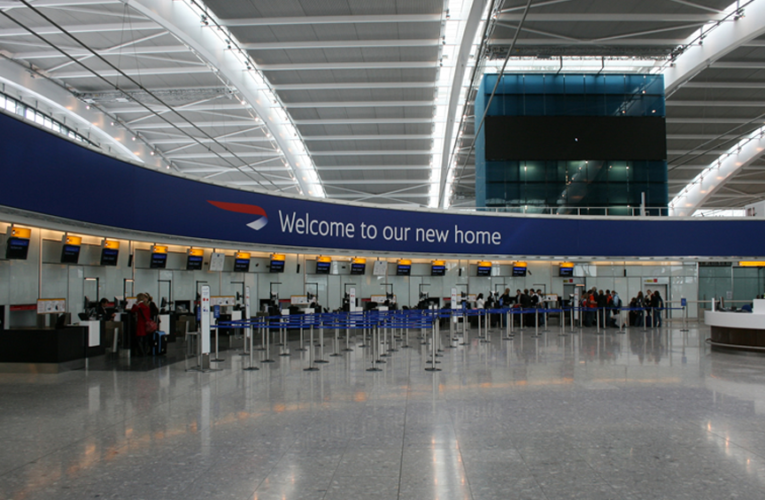 El Reino Unido elimina visas de visitante para nacionales de Colombia y Perú a partir del 9 de noviembre
