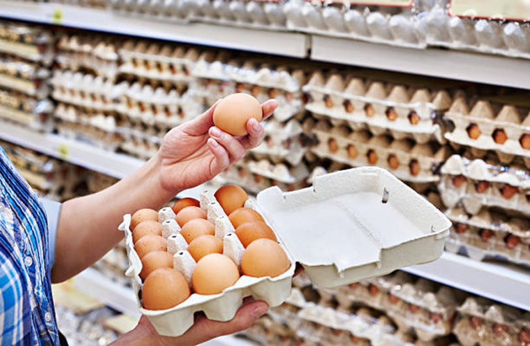 Tesco, el último supermercado en racionar la cantidad de huevos que los clientes pueden comprar