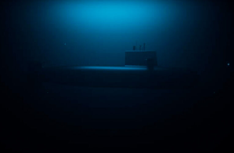 Ruidos y golpes en el submarino perdido en el oceano atlántico.