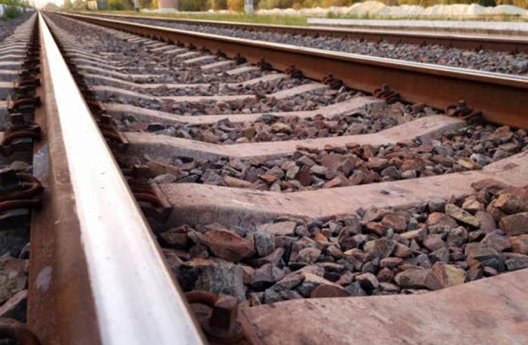 Un hombre de 34 años muere en las vías del tren en el sur de Londres