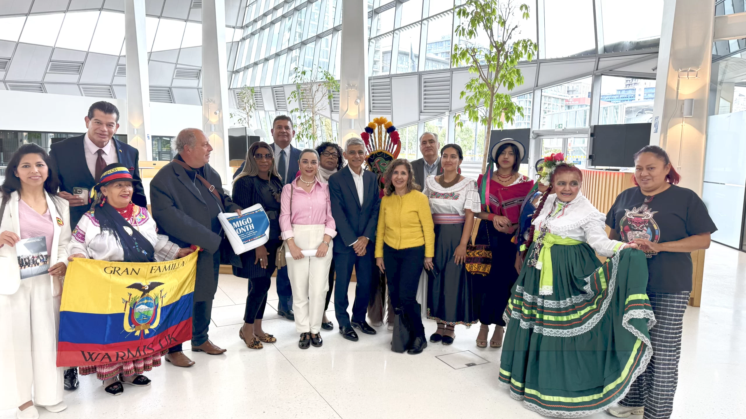 Delegaciones latinoamericanas y autoridades en Mes Amigo 2025 en Londres