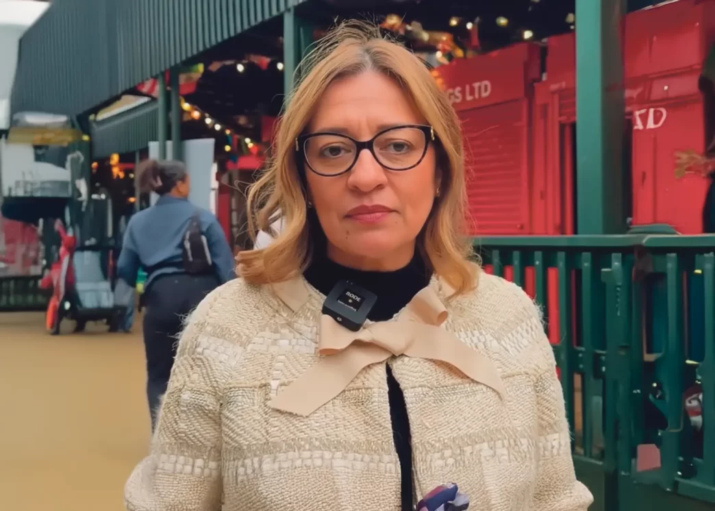 Vicky Álvarez durante la reapertura del Seven Sisters Market en Londres.