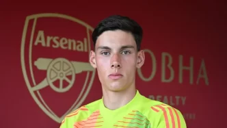 Controversia Alexei Rojas, arquero del Arsenal durante sesión oficial.