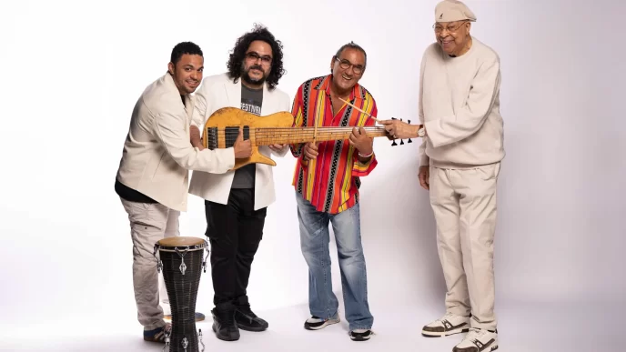 El Caribe de Chucho Valdés y su Royal Quartet posando con instrumentos como parte de JAZZMADRID 2025.