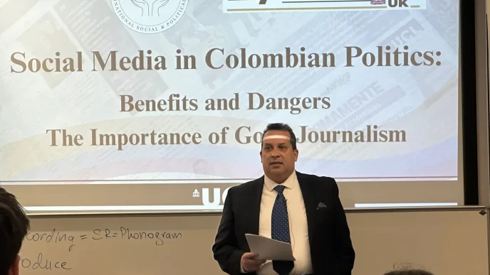 Pedro Prado en los Express News Foros UCL sobre redes sociales y política.