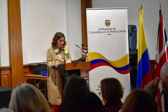 Embajadora Laura Sarabia en evento sobre historia colombo-británica.