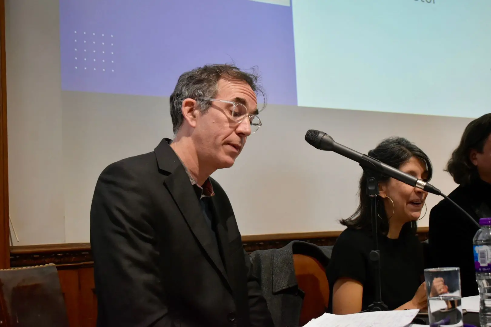 Profesor Matthew Brown en panel sobre historia colombo-británica.