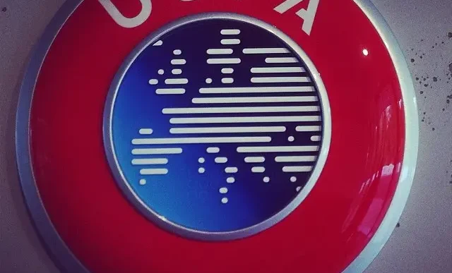 Poder latino Champions representado en el logo oficial de la UEFA Champions League en Europa.