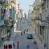 crisis en Cuba reflejada en una calle de La Habana con apagones y deterioro urbano