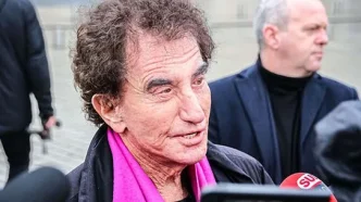 Investigación Judicial Jack Lang frente al Instituto del Mundo Árabe en París.