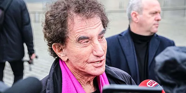 Investigación Judicial Jack Lang frente al Instituto del Mundo Árabe en París.