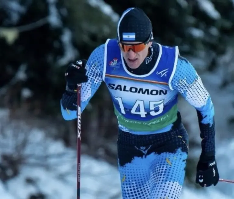 Franco Dal Farra en competencia de esquí de fondo en Milán-Cortina 2026.