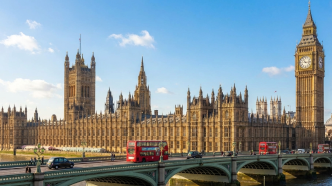estatus refugiado Reino Unido en Londres con el Parlamento y Big Ben