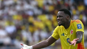 Jhon Jader Durán reclama durante un partido de la Selección Colombia.