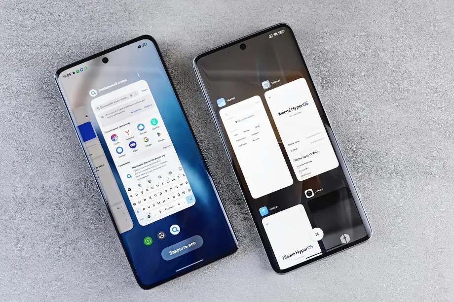 Guerra fría tecnológica reflejada en smartphones con diferentes sistemas operativos y aplicaciones abiertas.