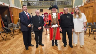 Desfile Año Nuevo Londres reconocimiento oficial en Catedral de Westminster a comunidad latina