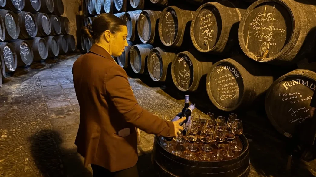 vino español de la Reina Isabel II degustación en bodega de Jerez