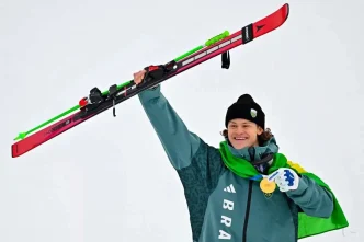 Lucas Pinheiro Braathen celebra el oro olímpico latinoamericano en Milano-Cortina 2026