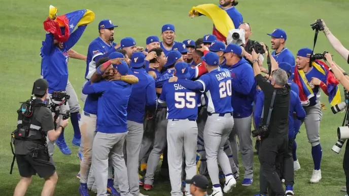 Venezuela campeón béisbol celebración equipo completo en Miami