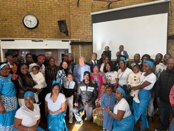 Garífunas en Londres reunidos en una jornada cultural por los 229 años de historia del pueblo garífuna.