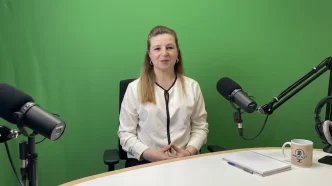 Lina María Usma candidata Southwark en entrevista en estudio de radio en Londres