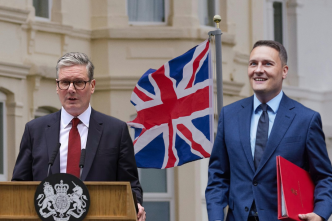 El exministro de Sanidad, Wes Streeting, ha lanzado un desafío directo al actual primer ministro, Keir Starmer.