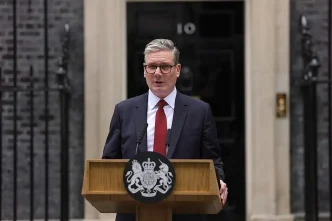 Keir Starmer durante una declaración oficial en Downing Street en medio de la crisis Gobierno Starmer.