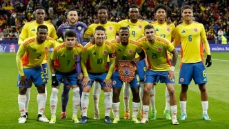 Jugadores de la Selección Colombia posando en el campo como parte de la convocatoria para el Mundial 2026.