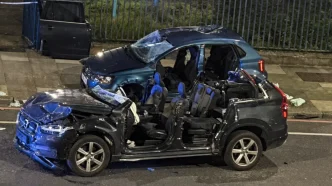 Escena del accidente en Lewisham tras la persecución policial.