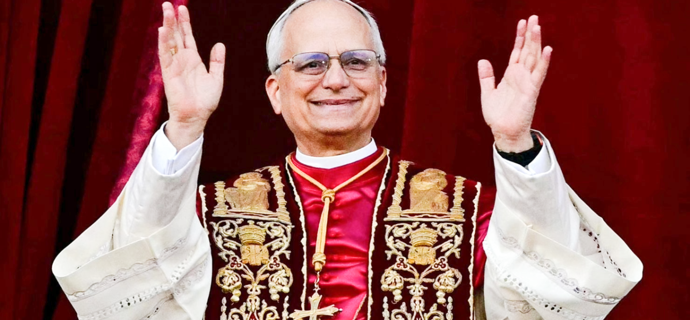 El Papa León XIV saludando durante su visita oficial a España en 2026