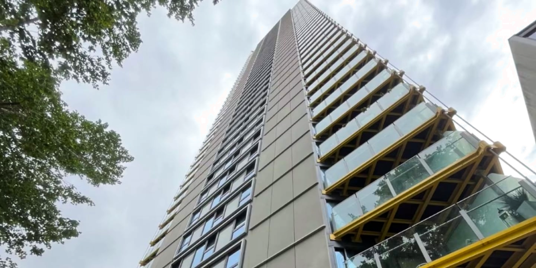 Vista exterior de la torre Highpoint en Londres donde ocurrió el trágico incidente.