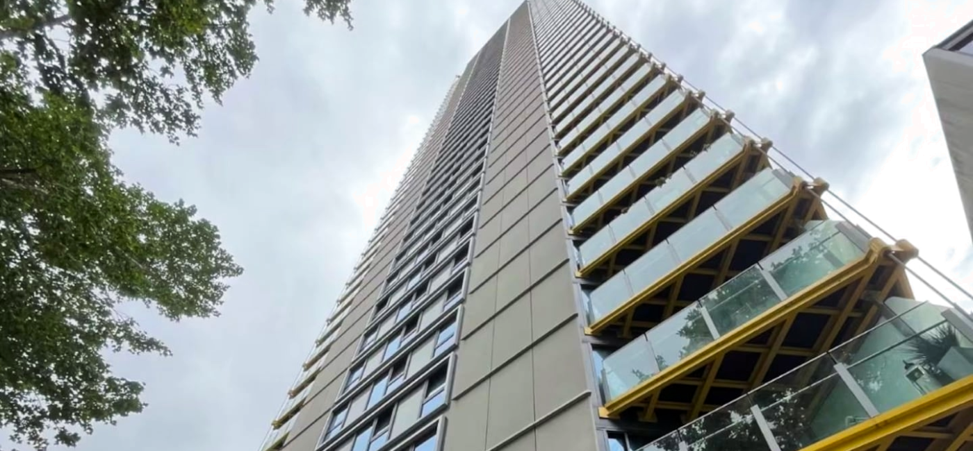 Vista exterior de la torre Highpoint en Londres donde ocurrió el trágico incidente.