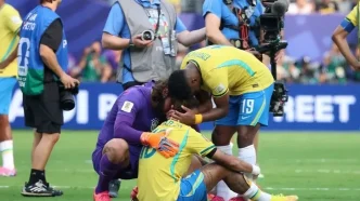 Jugadores de la Selección Brasileña desconsolados sobre el campo tras su eliminación en los octavos de final del Mundial 2026.