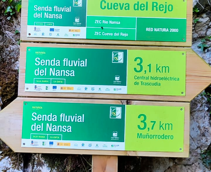 Señalización de la Senda Fluvial del Nansa en Cantabria, parte del área de actuación del proyecto Steps for Life.