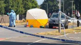 Carpa policial instalada en el lugar del apuñalamiento en Uxbridge Road, Hayes.