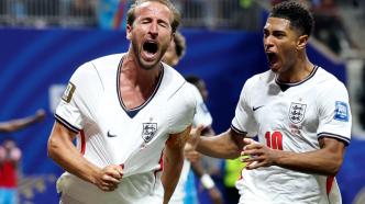 Harry Kane celebra su gol junto a Jude Bellingham en el partido de Inglaterra contra Congo.