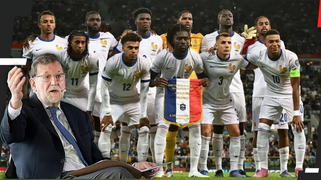 Mariano Rajoy durante su intervención mediática superpuesto a una imagen de la selección de fútbol de Francia.