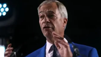 Nigel Farage durante una intervención pública tras anunciar su renuncia al escaño.