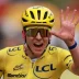 El ciclista esloveno Tadej Pogačar luciendo el maillot amarillo y celebrando su victoria en el Tour de Francia 2026.