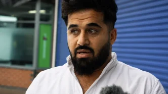 Retrato de Twana Jamal, traficante de personas convicto, en una calle de Leicestershire tras revelarse que reside en el Reino Unido.