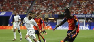 Jugadores de la selección de España disputando un partido durante el Mundial 2026 frente a un combinado rival.