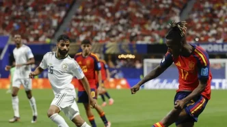 Jugadores de la selección de España disputando un partido durante el Mundial 2026 frente a un combinado rival.