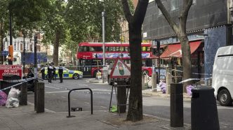 Zona acordonada por la policía tras el ataque con arma blanca en Londres.
