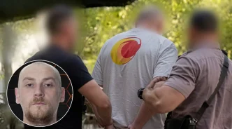 Imagen del operativo policial durante la detención de un prófugo británico en una calle de Madrid con un inserto de su rostro.