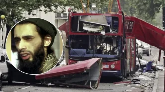 Retrato de Haroon Aswat superpuesto sobre los restos de un autobús destruido en los atentados de Londres