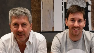 Fotografía de Jorge Messi junto a su hijo Lionel Messi en un momento familiar.