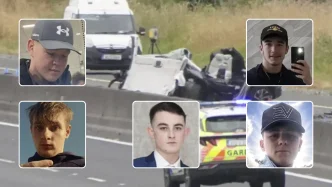 Vehículos siniestrados tras el grave accidente frontal en la autopista M9 en Irlanda