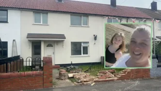 Fachada de una vivienda en Middlesbrough con el muro delantero destruido y un recuadro con Valentina Foster y Natalie McDonald