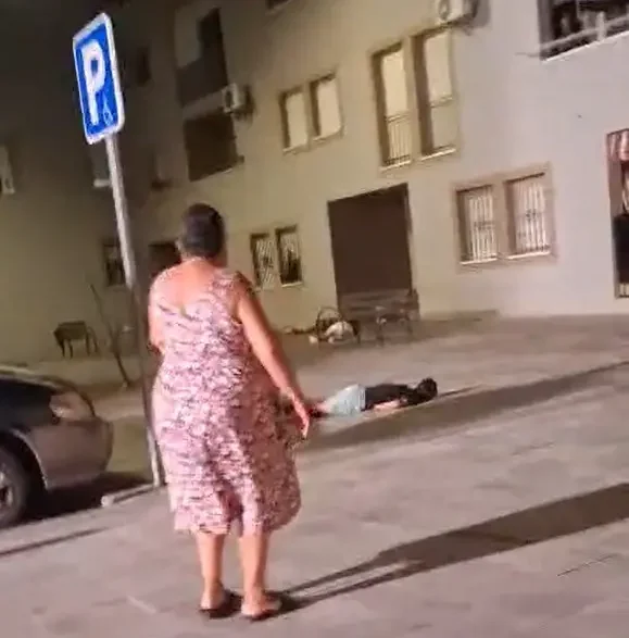 Calle de Isla Cristina acordonada y con presencia policial tras el tiroteo