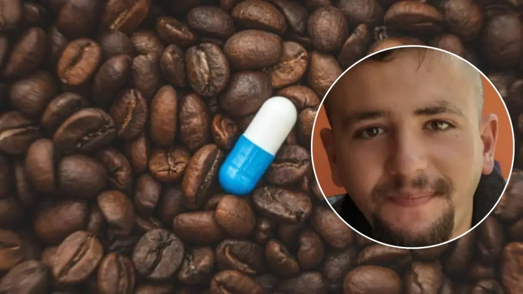 Retrato de Alfie Goddard junto a una ilustración de granos de café y una cápsula médica de cafeína.